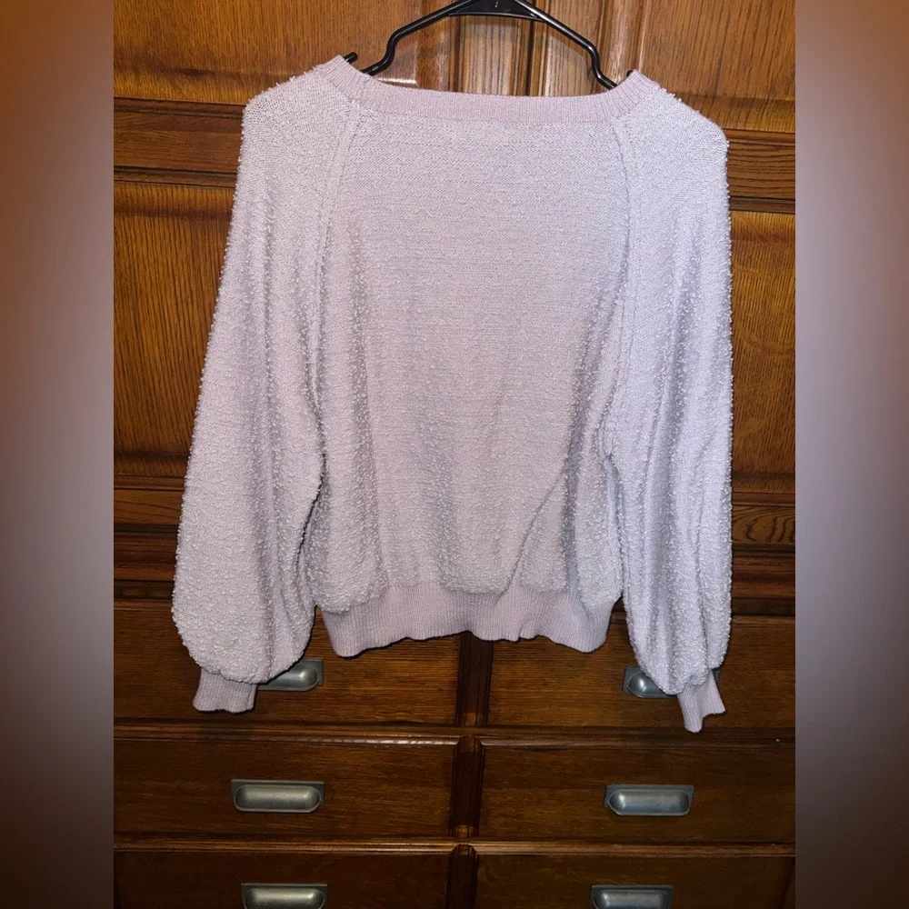 Magnolia Boutique Lavender Fuzzy Textured Cropped Sweater Like New